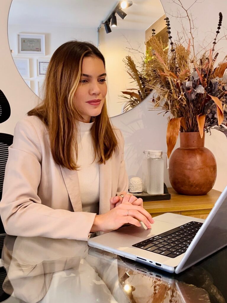 Psicoterapeuta Letícia Andrade